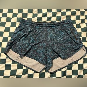 Lululemon size 12 tracker 4”